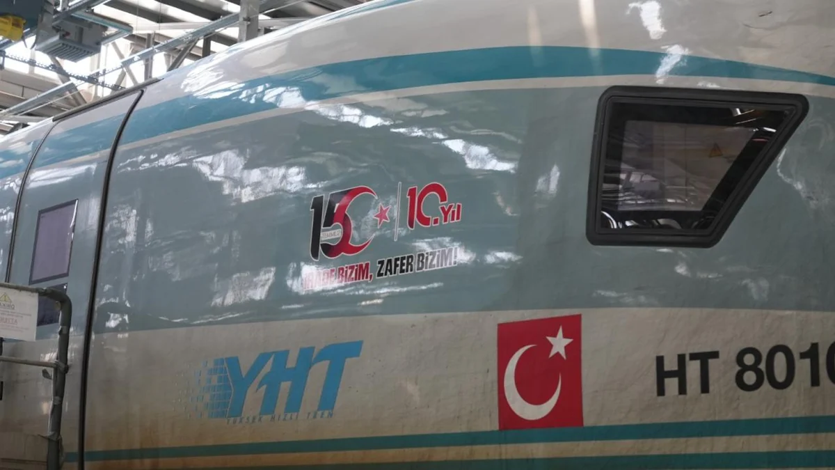 15 Temmuz'un yıl dönümünde YHT özel logoyla sefer yapacak
