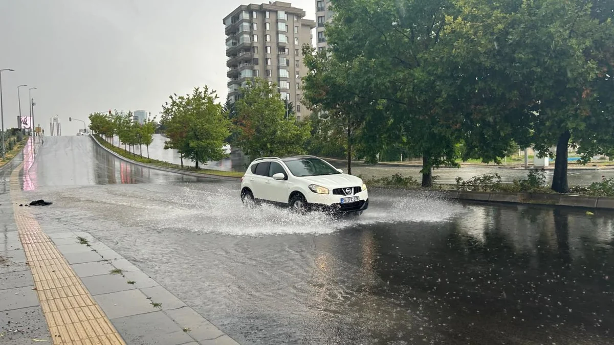 Başkentte sağanak etkili oldu