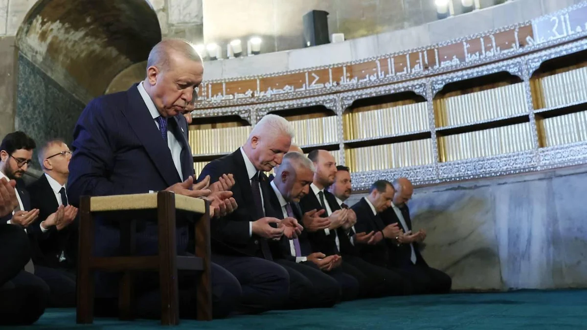 Cumhurbaşkanı Erdoğan: Ayasofyanın dirilişi mübarek olsun