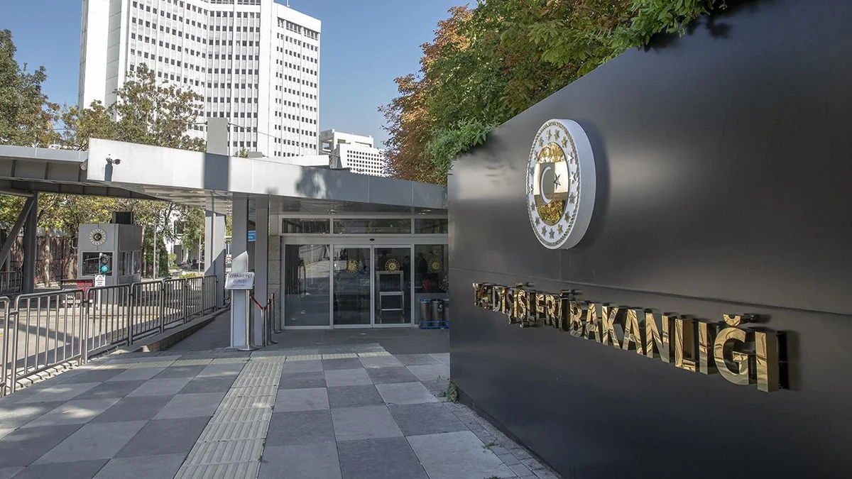 Dışişleri Bakanlığı: Montrö Boğazlar Sözleşmesi'ni 90 yıldır titizlikle uyguluyoruz
