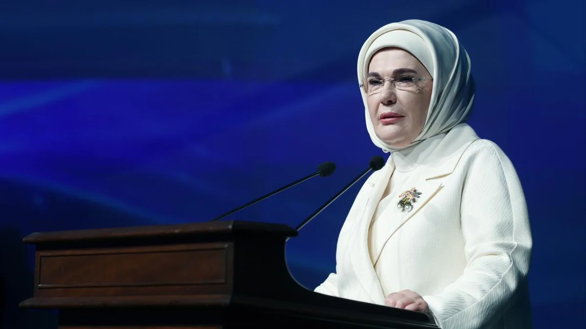 Emine Erdoğan'dan vefat eden eski Katar Emiri için başsağlığı mesajı