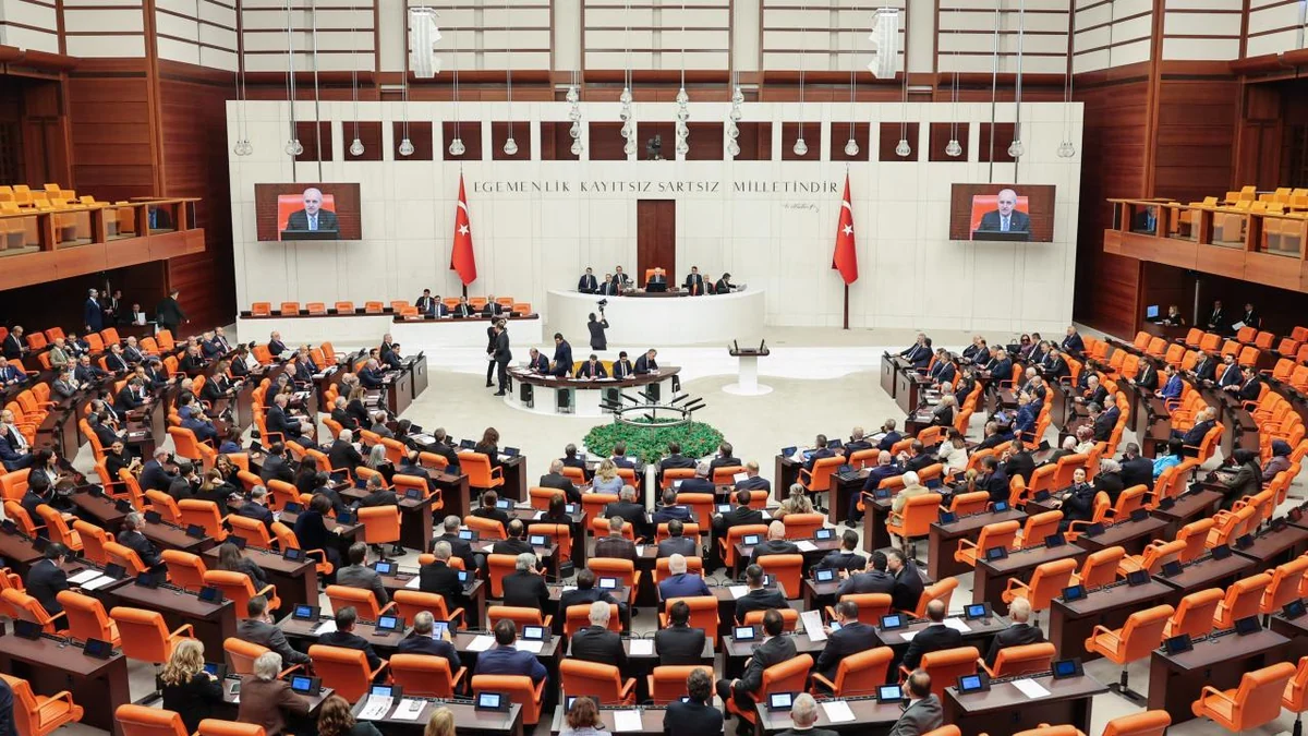 En düşük emekli aylığı Meclis gündeminde