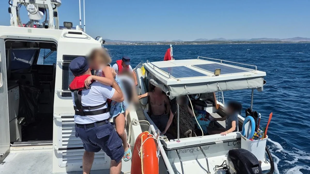 İzmir ve Aydın açıklarında teknelerde rahatsızlanan 2 kişiye tıbbi tahliye