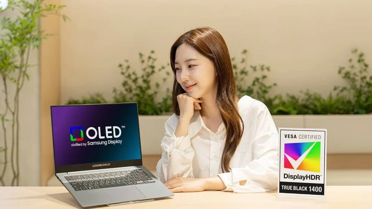 Samsung’dan Yüksek Parlaklıklı ve Uzun Ömürlü OLED Ekran