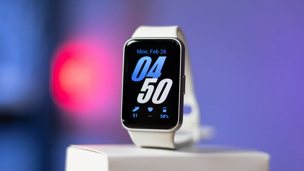 Samsung’un yeşil çizgi sorunu şimdi de Galaxy Fit3’te görüldü