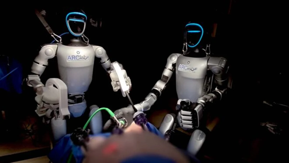 Uzaktan kontrol edilen insansı robotlarla canlı denekler üzerinde iki farklı ameliyat gerçekleştirildi