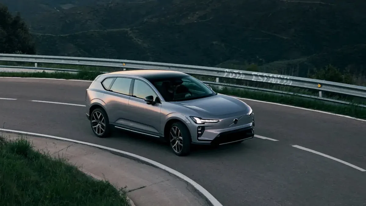 Volvo EX60 Yollara Çıkmadan Sürpriz Yaptı: Beklentilerin Üzerinde Menzil!